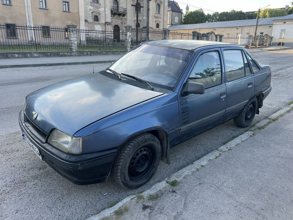 Opel Kadett на повному зоду з документами порядок