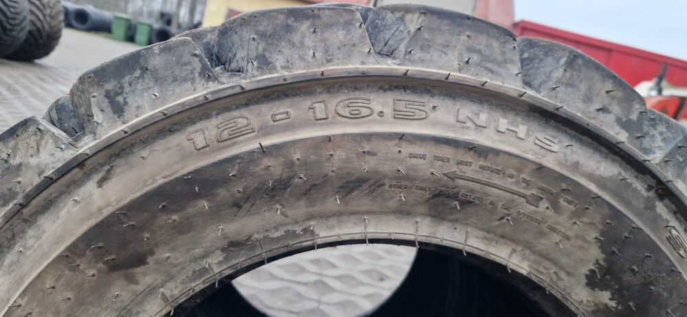 12-16.5 12R16.5 10-16.5 Bobcat Galaxy 90% bez napraw