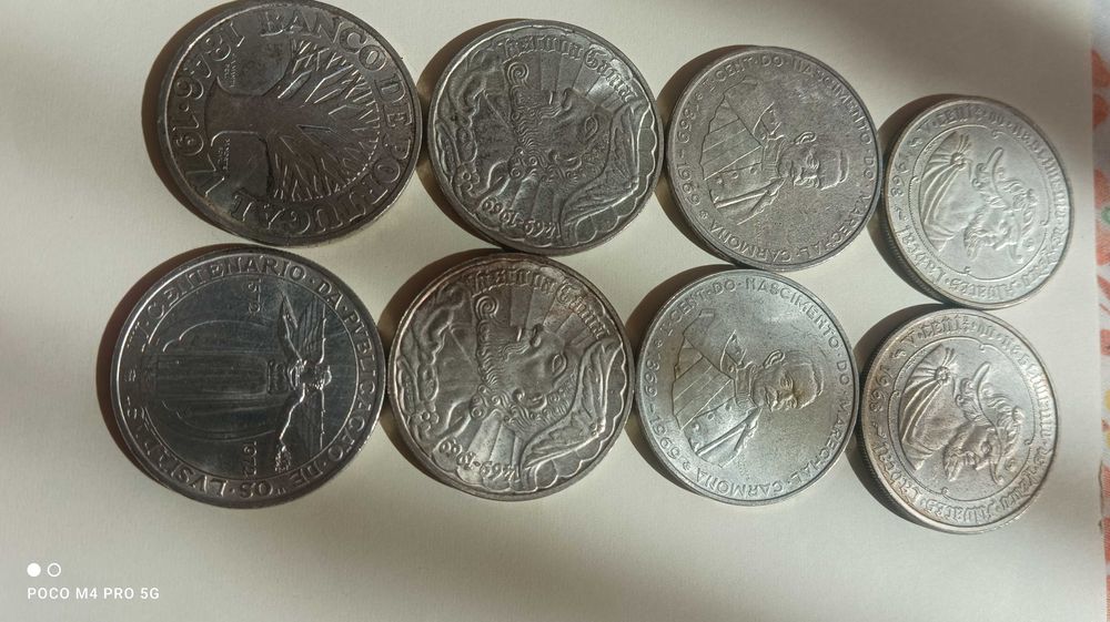 8 moedas de prata