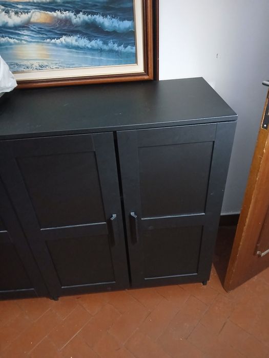 Movel en preto  o branco
