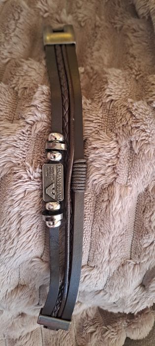 Pulseiras de homem em couro e aço