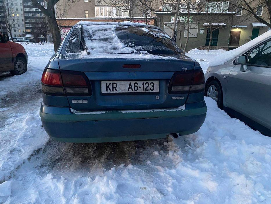 Mazda 626 gf. бляха. Застукав двигун.