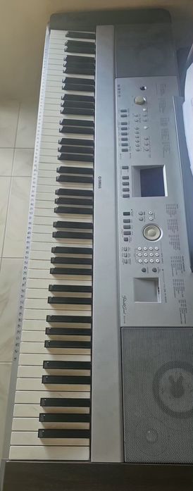 Teclado Yamaha DGX 640