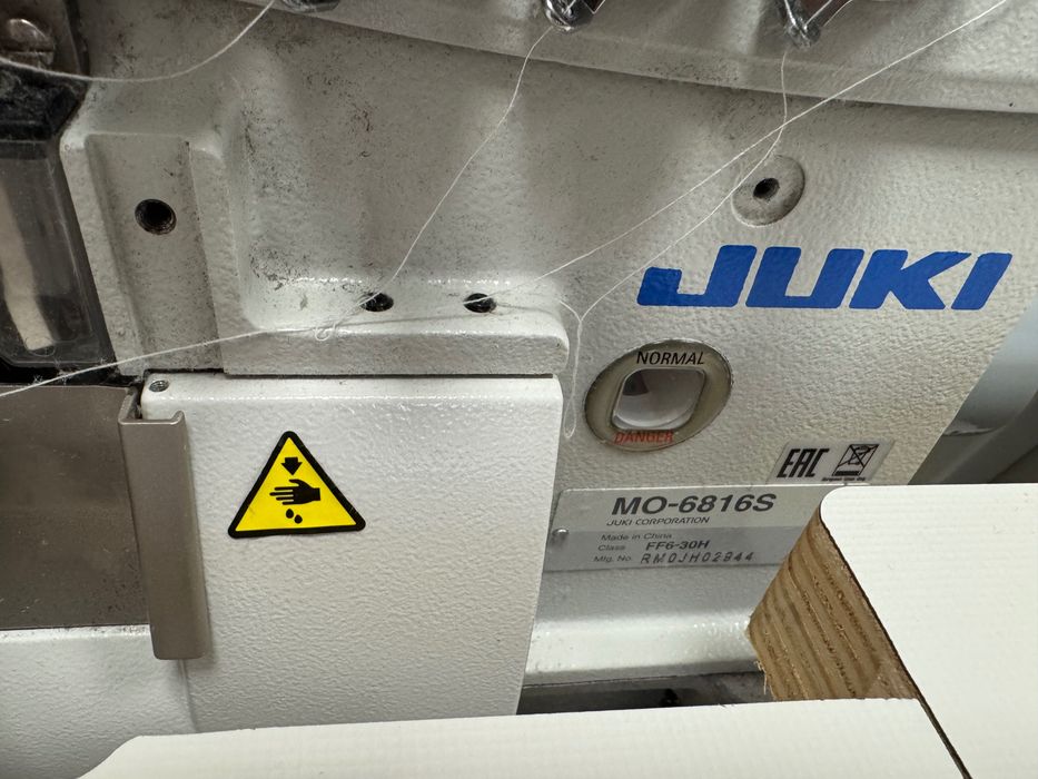 Overlock 5-nitkowy Juki MO-6816S – stan bardzo dobry