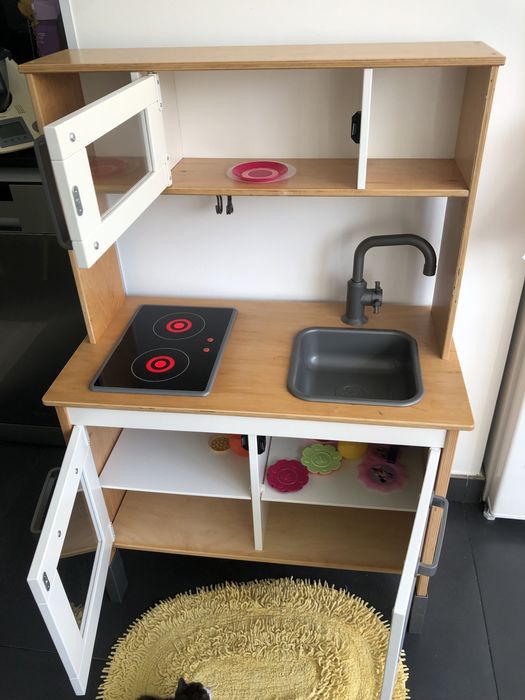Cozinha de brincar - criança