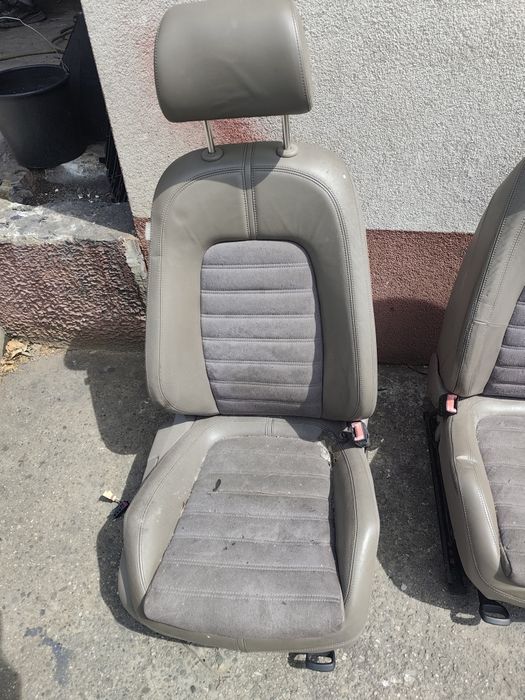 Komplet foteli VW passat B6