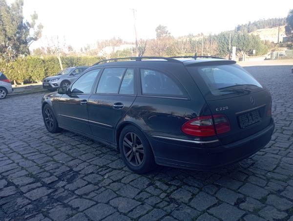 Para peças MERCEDES-BENZ Classe E (W211)