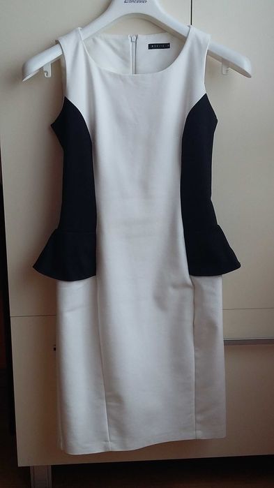 Sukienka biało-czarna elegancka baskinka rozmiar 34 Mohito