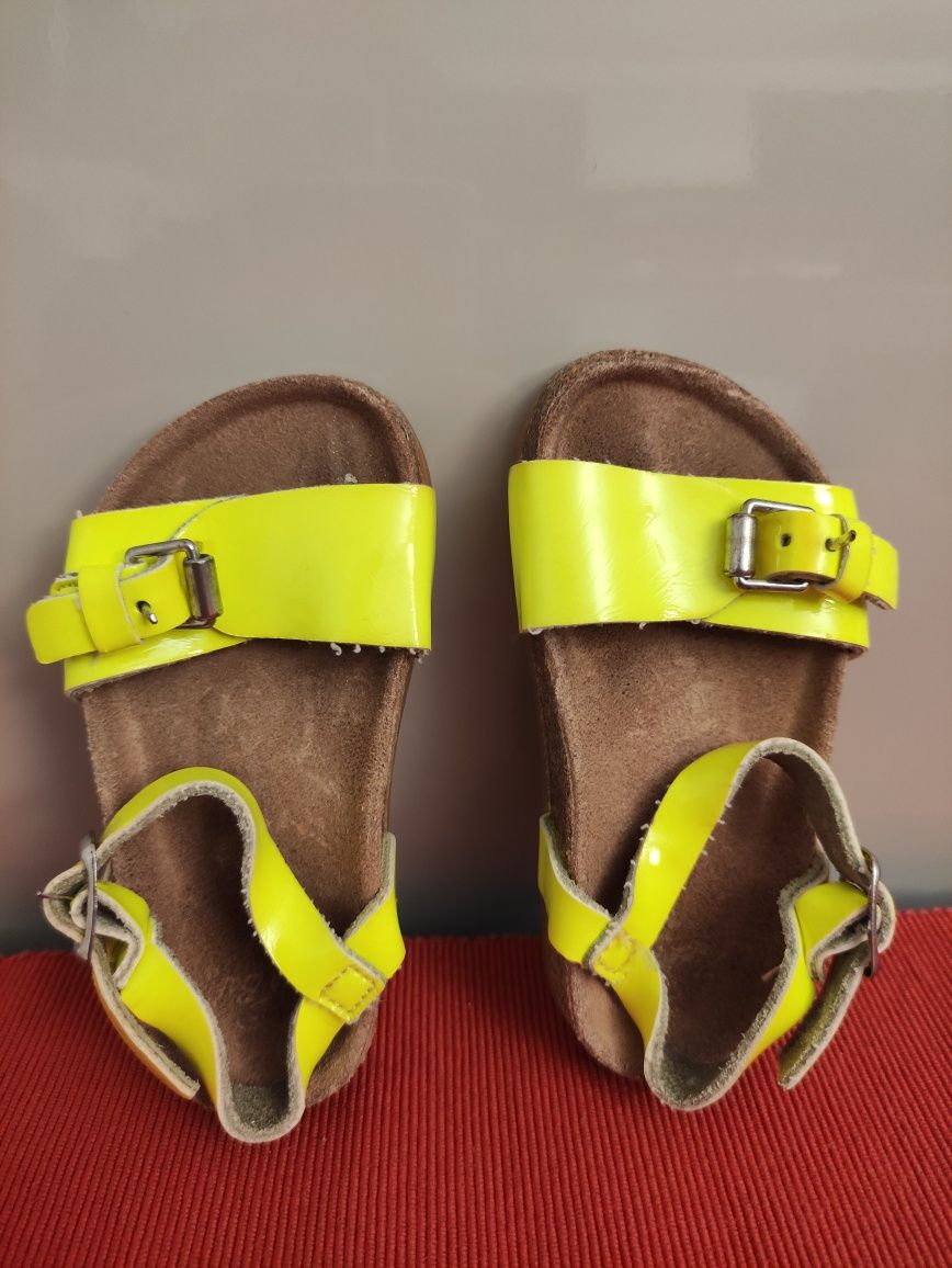 Sandalia bebe tamanho 19 2025