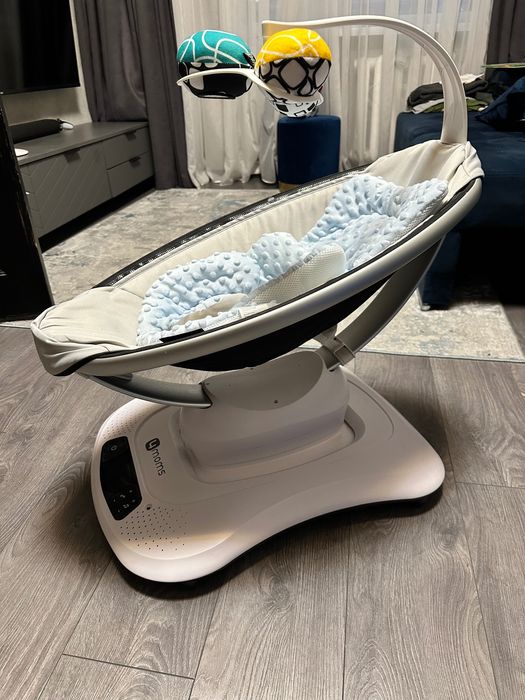Заколисуючий центр 4moms MamaRoo 4.0