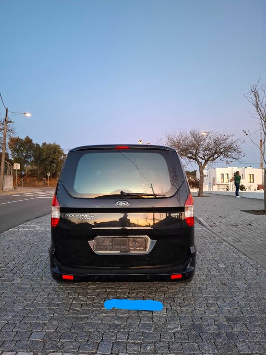Ford Tourneo Courier 1.0 EcoBoost