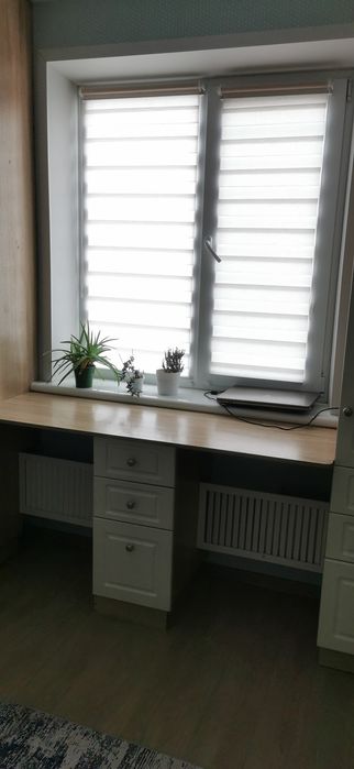 Стінка, шафа, стіл, меблі у спальню