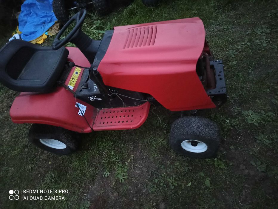 Sprzedam traktorek kosiarkę MTD. 11KM.