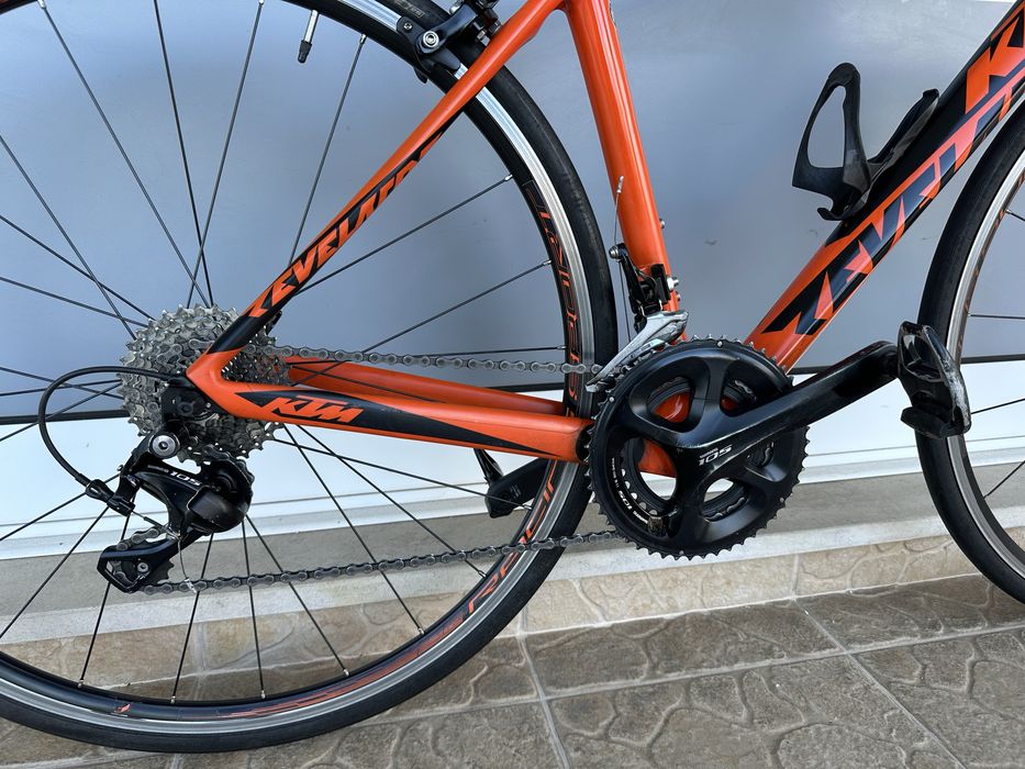 Bicicleta de estrada KTM - carbono