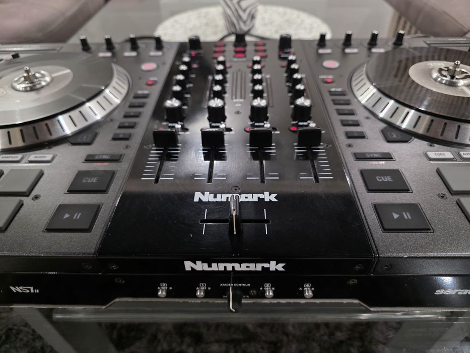Kontroler Numark ns7ii, konsola Dj, djka