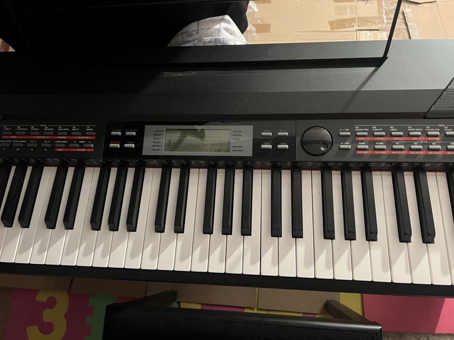 Orgão Medeli 88 teclas c/pedais+ banco c/regulacão de altura