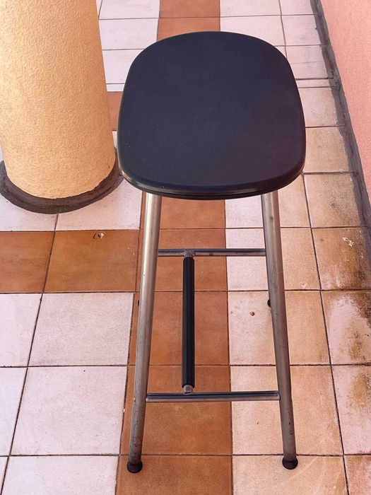 Cadeira preta para cozinha