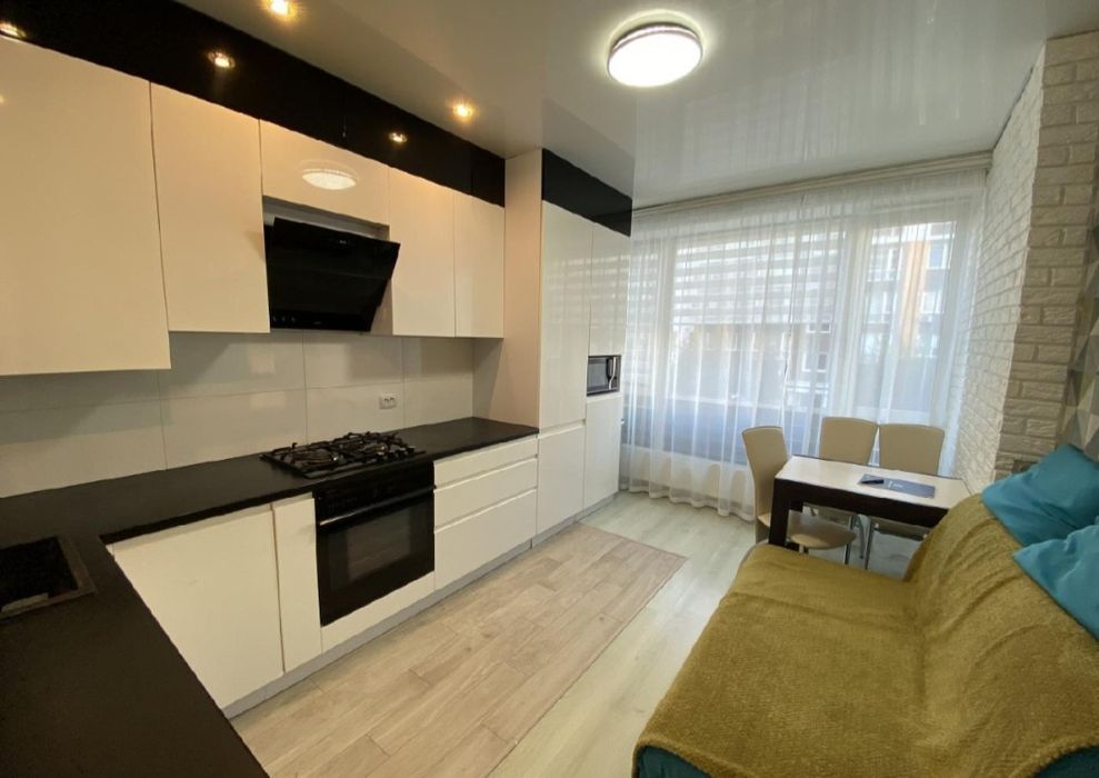 Продам ГАРНУ євро2к квартиру з ремонтом, меблями. Газ.