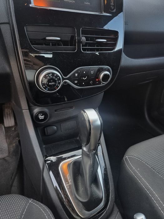 Renault Clio versão Shumacher