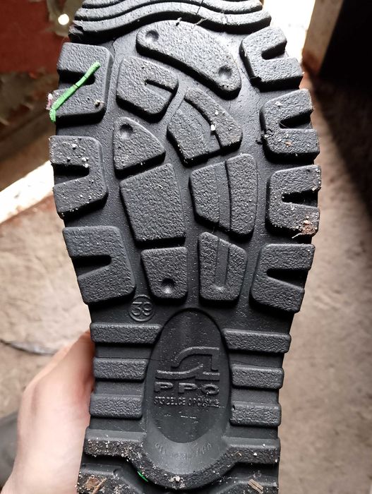 Buty robocze. Bardzo ładne