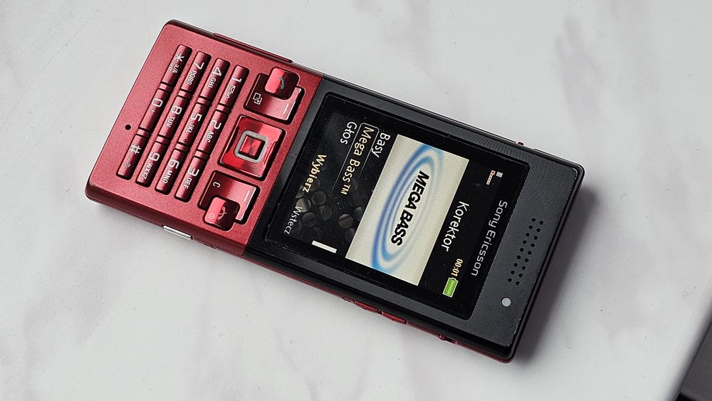 Sony Ericsson T700. Bardzo Ładny. Odblokowany. PL menu