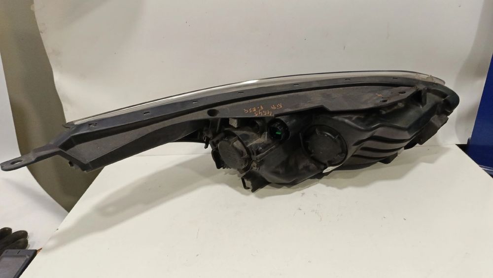 Ótica / farol esquerda KIA Ceed (CD)