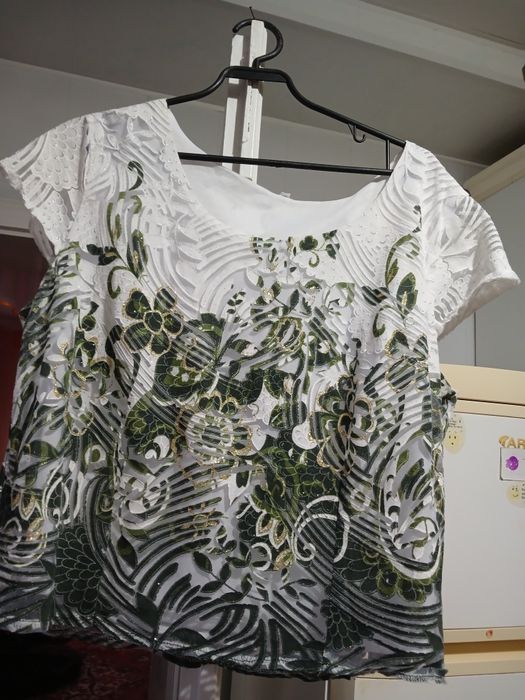 Жіночий літній костюм