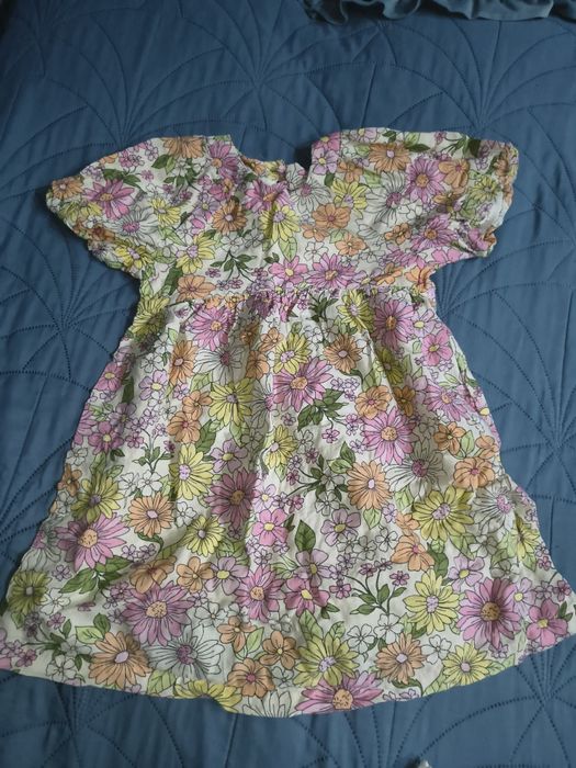 Śliczna sukienka r.110