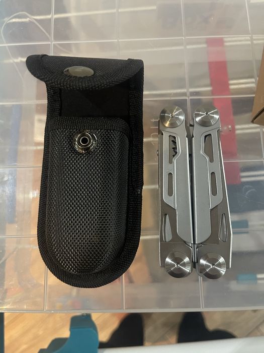 Мультитул новый плоскогубцы