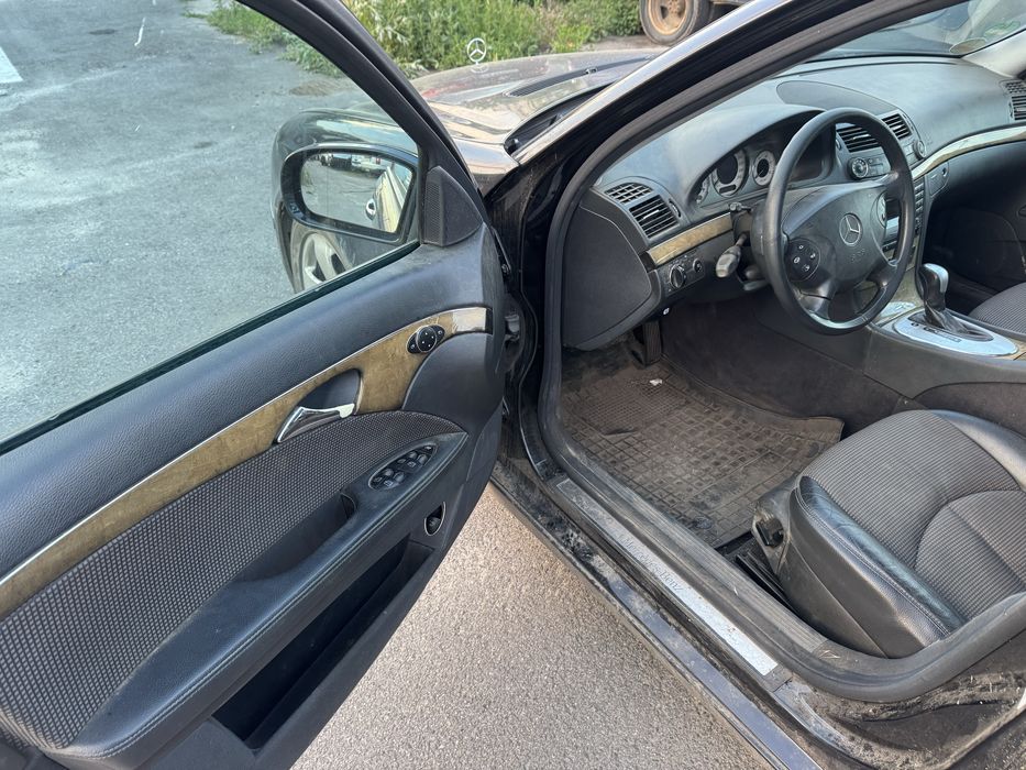 Mercedes e class w211