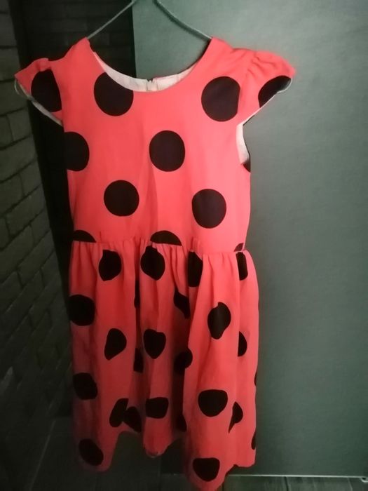Sukienka roz 140