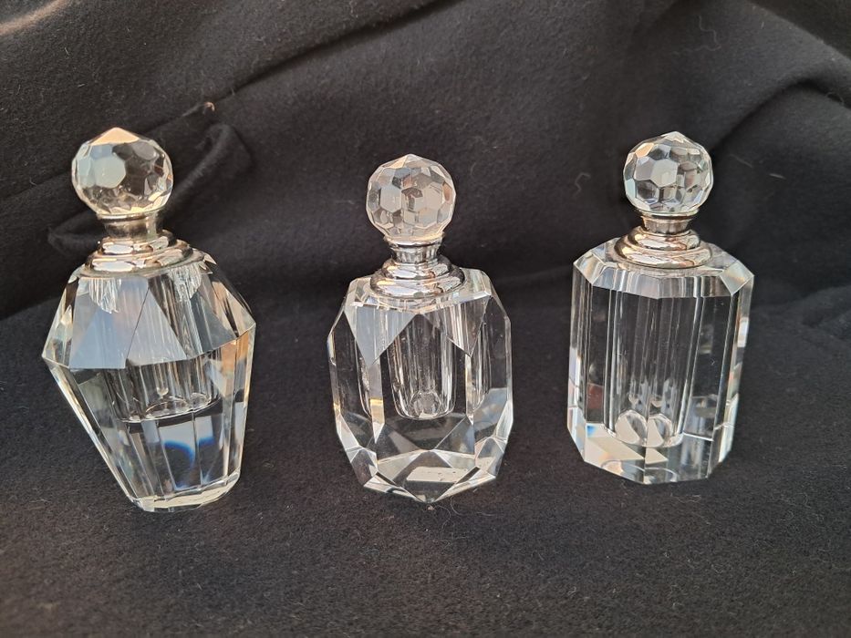 Lote de 8 Frascos / Perfumeiros em Cristal Lapidado Facetado (Toucador / Coleção)