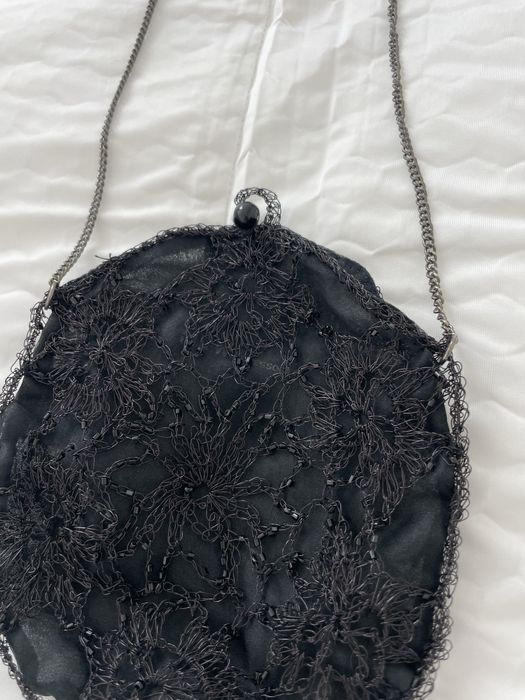 Carteira preta de missangas e metal Massimo Dutti