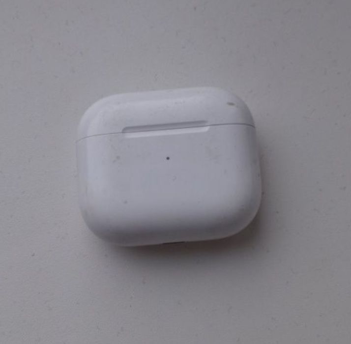 Apple AirPods 3rd generation И Apple AirPods Pro 1-го поколения