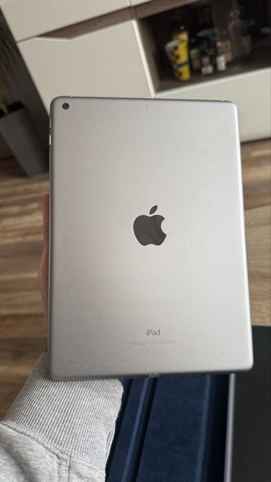 Sprzedam iPad 6 generacji