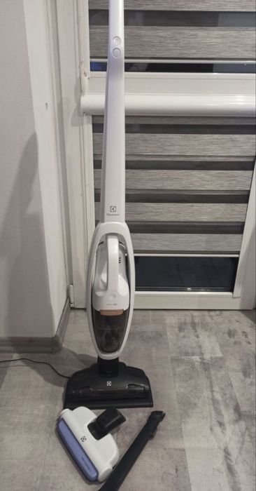 Odkurzacz bezprzewodowy pionowy electrolux wellq8