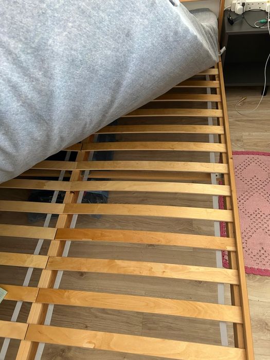 Cama de casal(IKEA) 1,40 x 200cm -  100€ com colchão