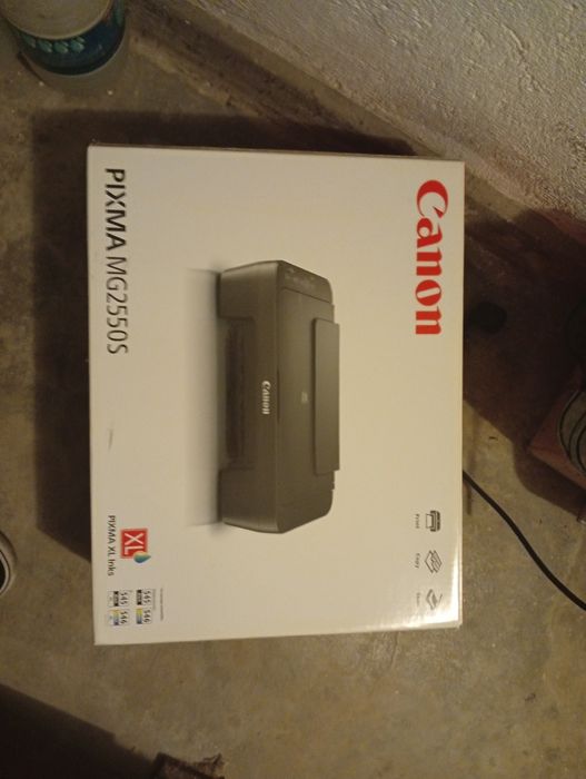 Vendo impressora Canon com caixa