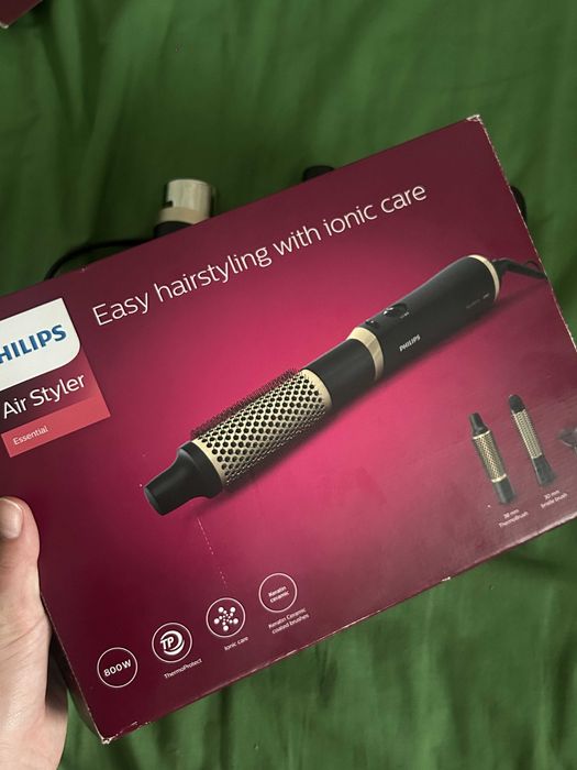 Фен-щітка Philips Essential Care Ionic HP8667/00