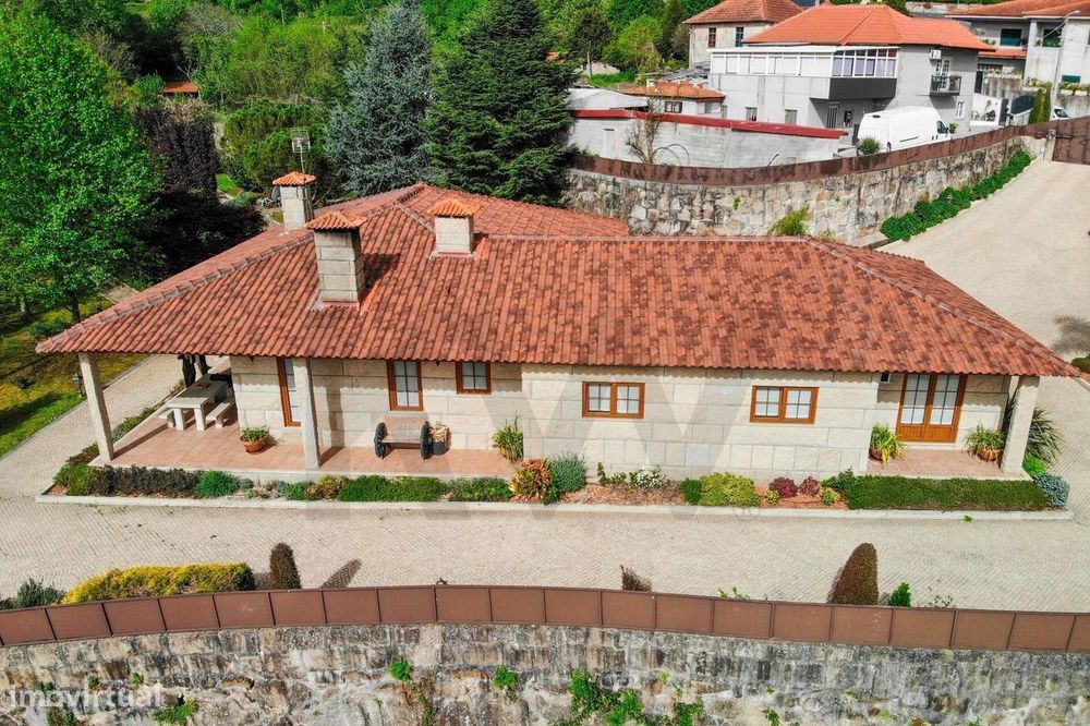 Quinta Exclusiva Em Lousada Com Piscina E 400M2 De Área