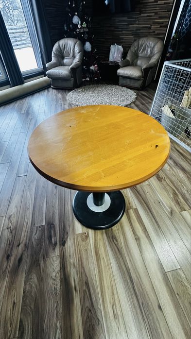 Столик круглий високий