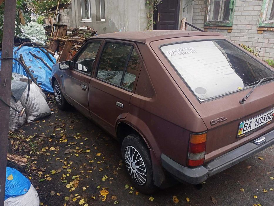 Opel Kadett Опель Кадет хэчбэк 1.2