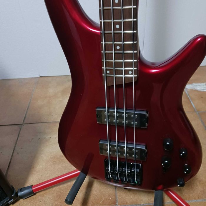 Baixo elétrico ativo Ibanez