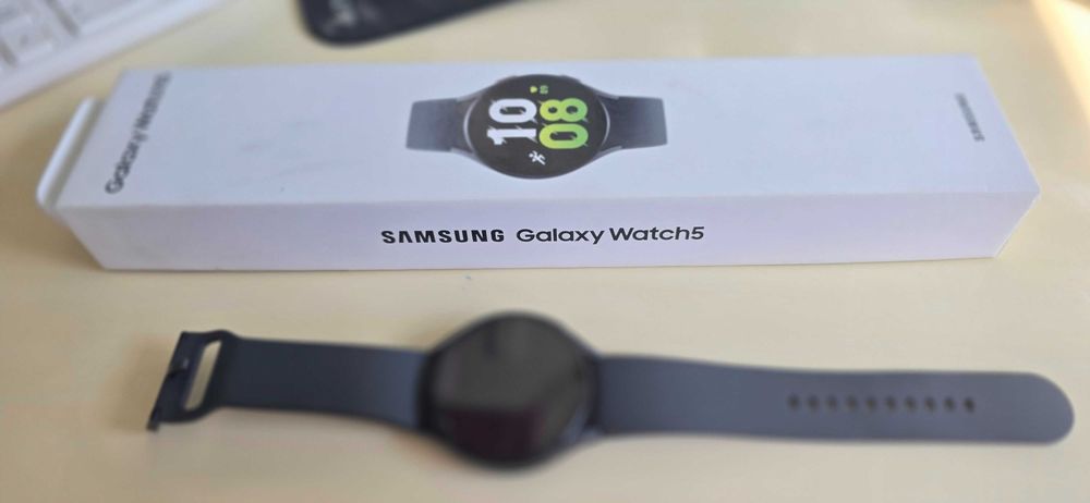 Смарт-часы Samsung Galaxy Watch5 44mm LTE Graphite with Graphite Sport Band (SM-R915UZAAXAA)