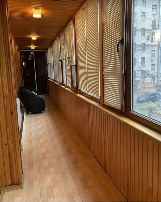 ДОМ СО ШПИЛЕМ! Сталинка с лифтом! Площадь Конституции! Продам 3к 90м2