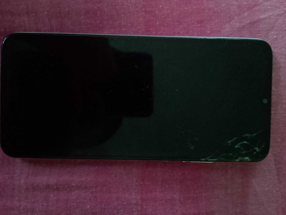 Телефон Oscal c80 в білому кольорі