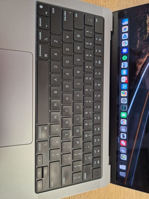 MacBook Pro M1 Pro, 14 cali , 32GB RAM. Stan idealny!