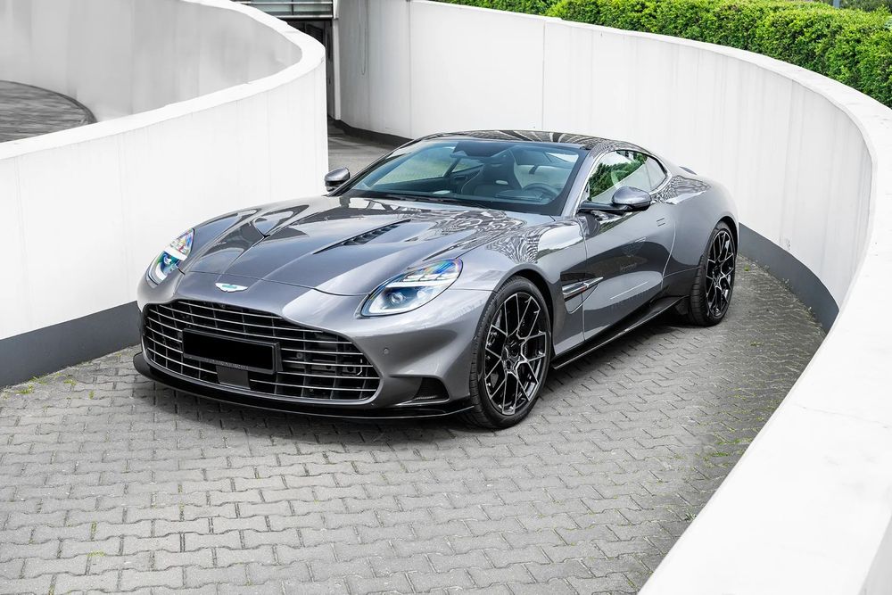 Aston Martin Vanquish V12 5,2l 835KM 1000Nm Q Casino Royale