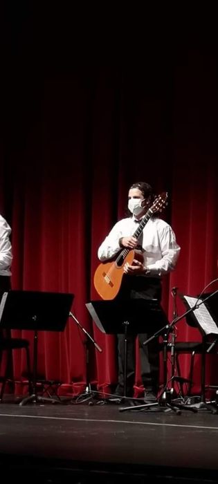 Aulas de Guitarra — Clássica, Elétrica e Acústica