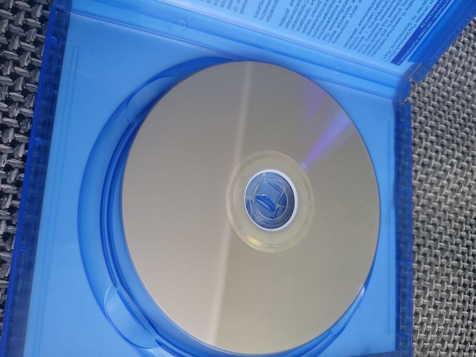 Ігри на ps4-5 Red Dead Redemption 2 та Horizon Zero Dawn.